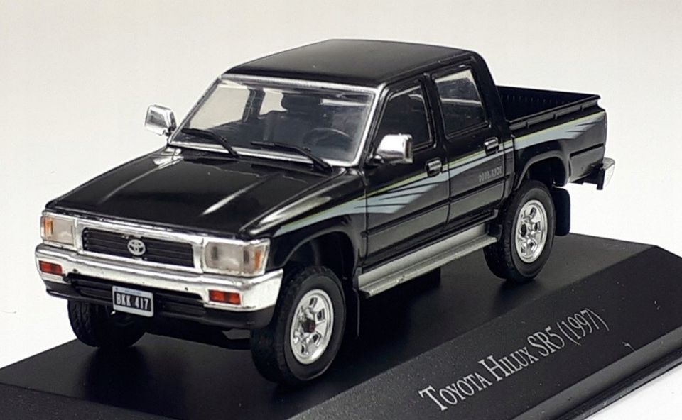 1997 Toyota Hilux SR5 lava auto pienoismalli 1:43 metallinen keräilyauto hieno