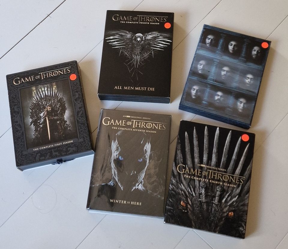 Game of Thrones DVD-boksit (kaudet 1, 4, 6, 7 ja 8) – aluekoodi 1