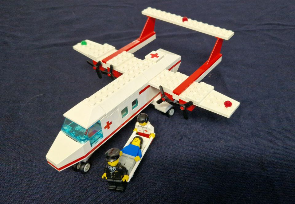 Lego Town 6356 Med-Star Rescue Plane (v 1988)