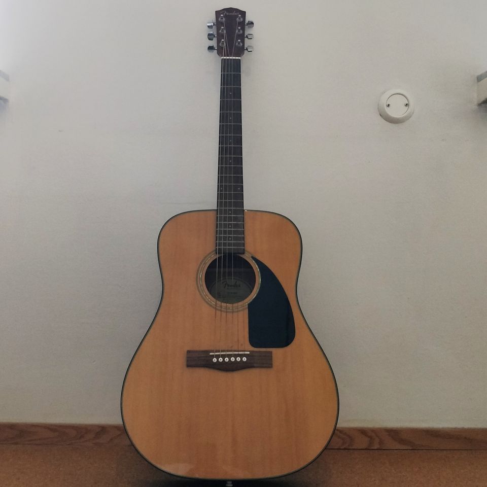 Fender Acoustic kitara