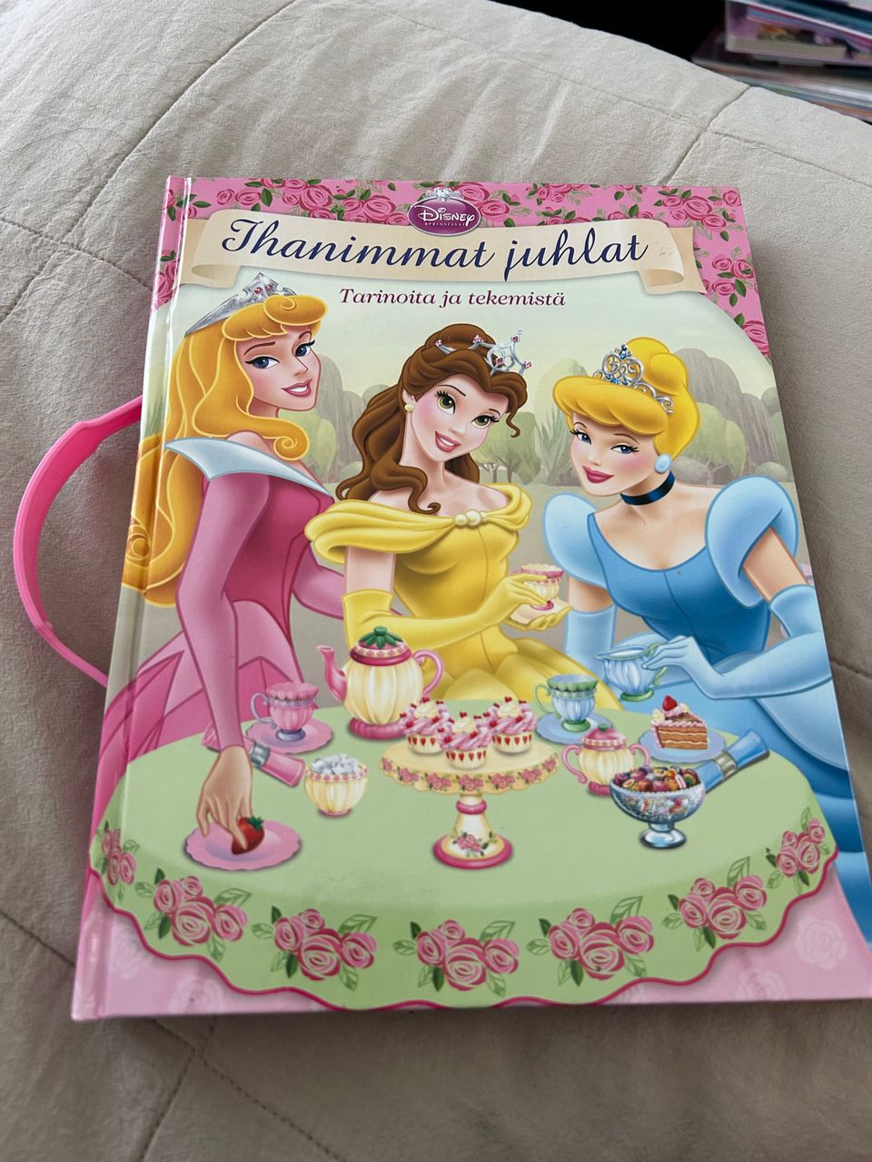 Myydään Uusi Disney prinsessat Ihanimmat juhlat kirja