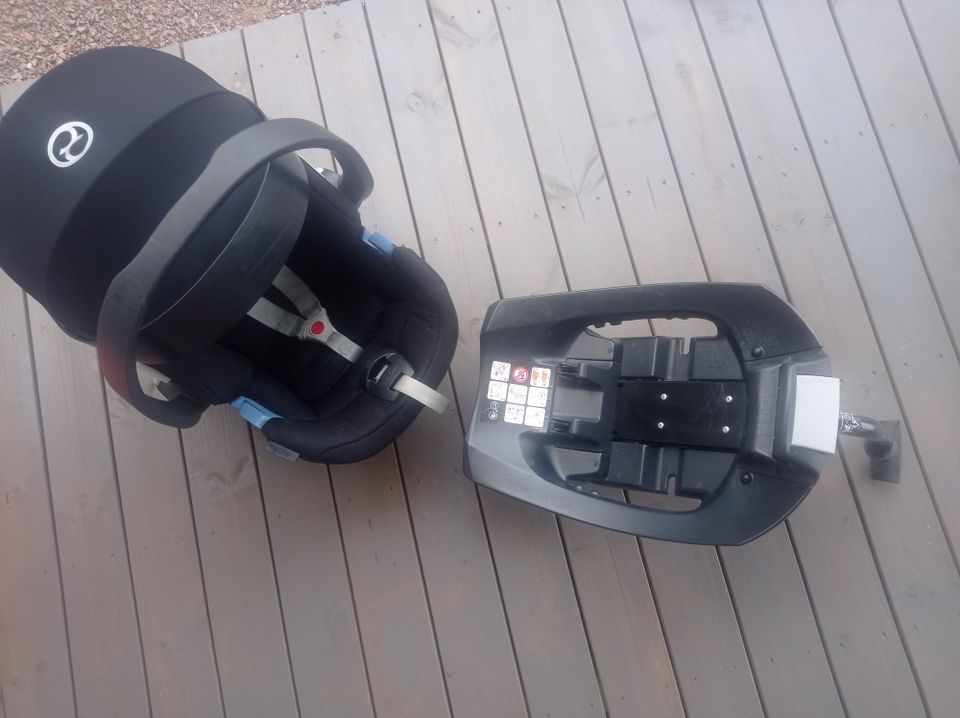 Cybex gold Aton 5 turvakaukalo isofix kiinnitystelakalla