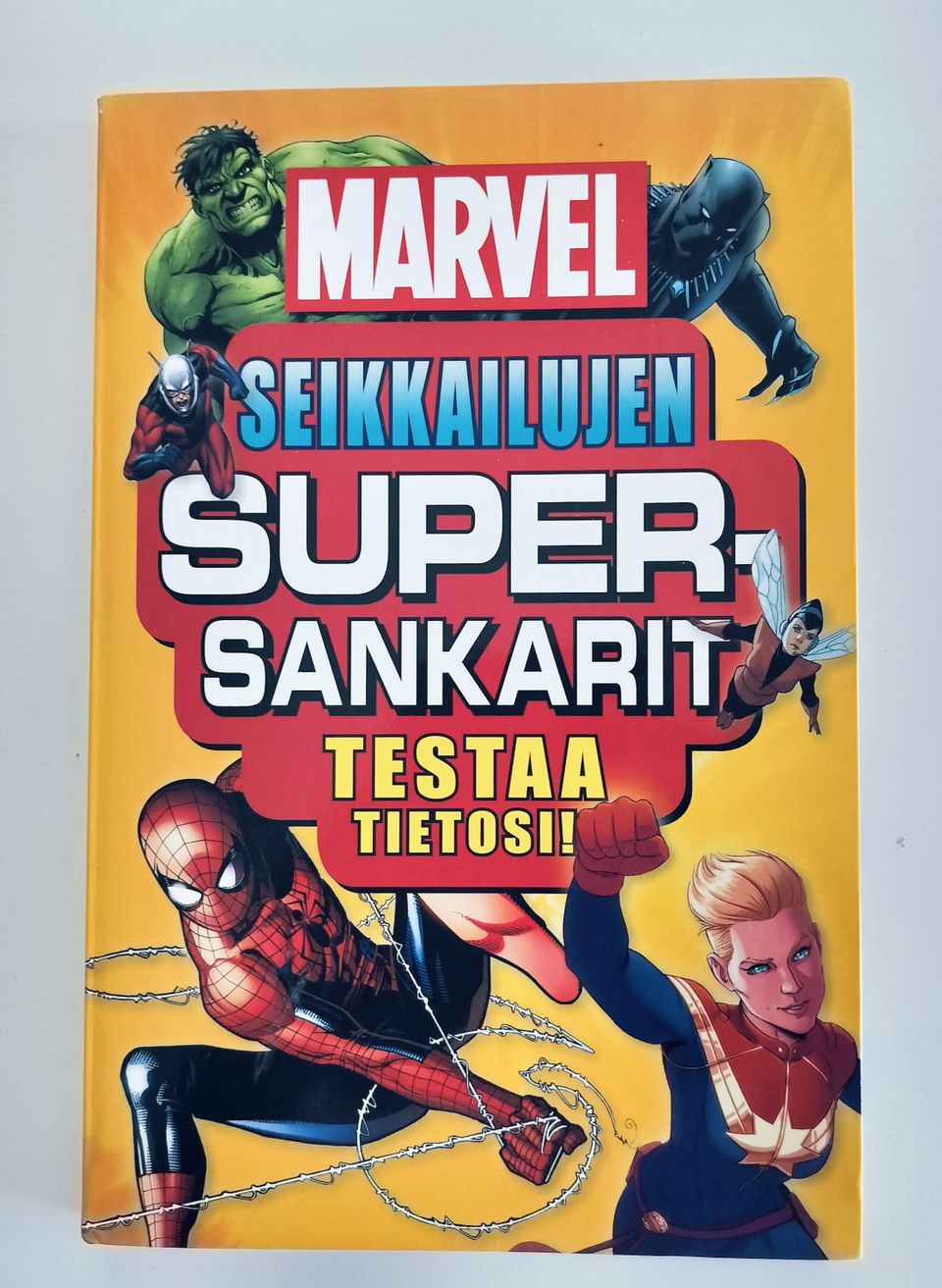 Marvelin Supersankarit - testaa tietosi kirja