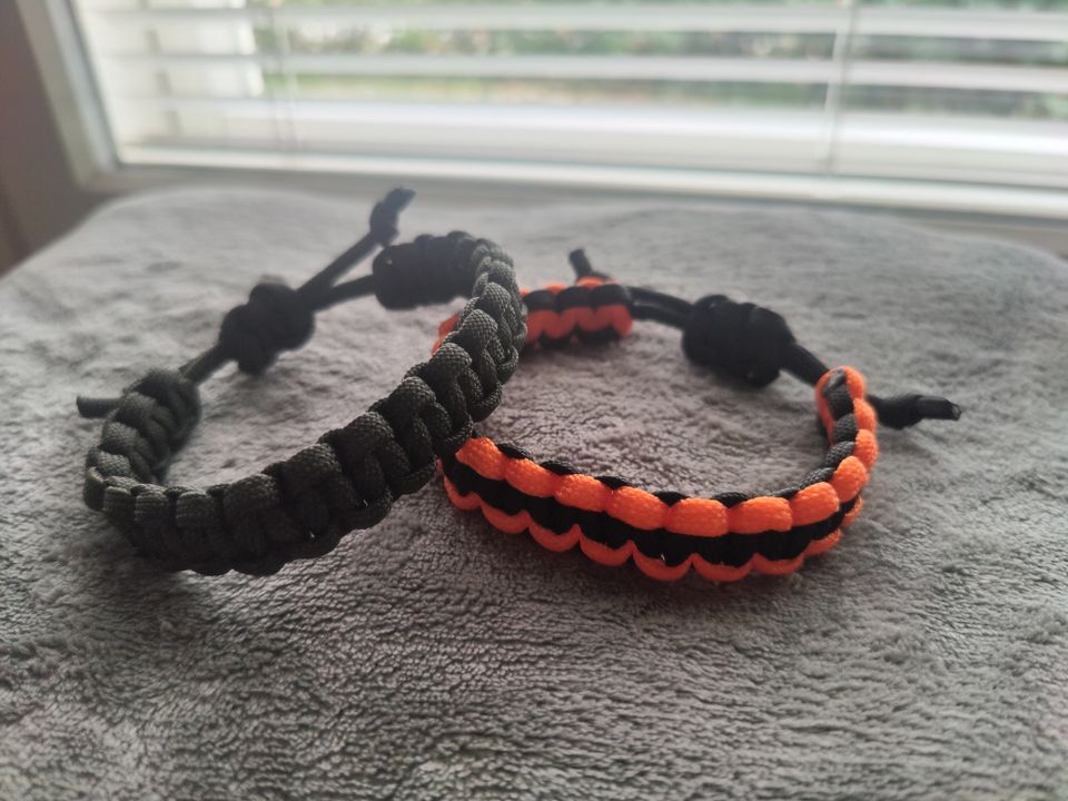 Paracord- ranneke