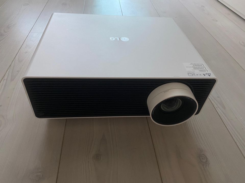 LG GRU510N CineBeam 4K UHD Laser Projector