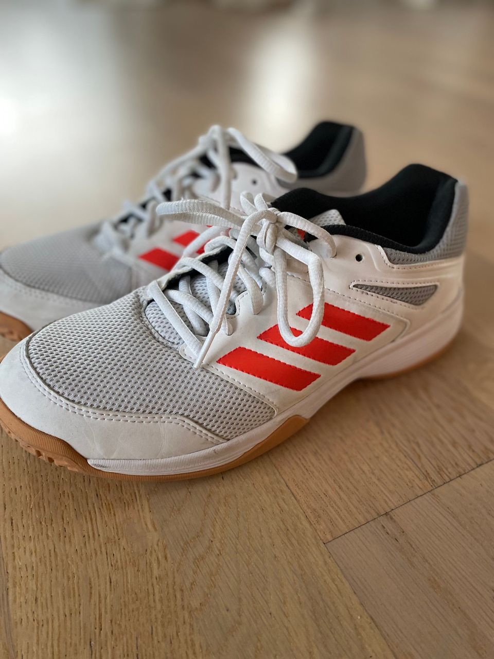 Adidas sisäpelikengät 40 2/3