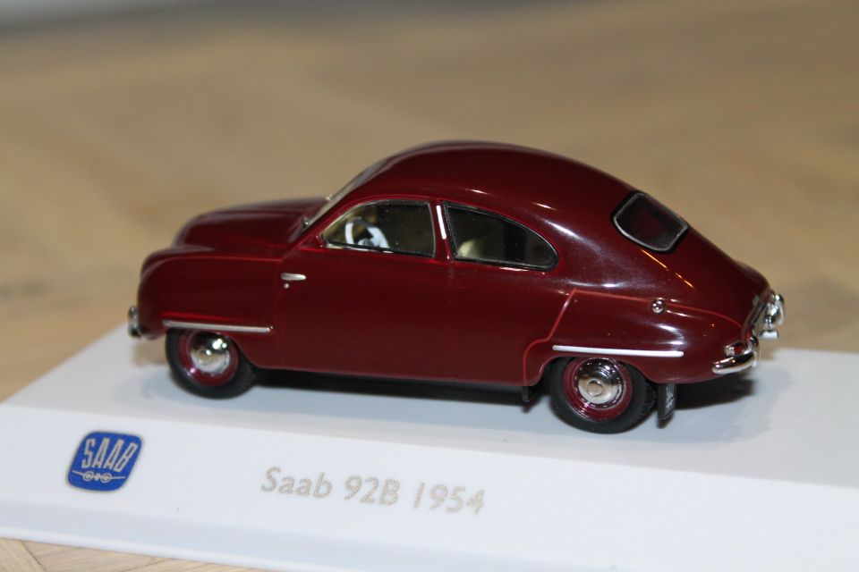 Saab 92B 1954 pienoismalli auto 1:43 metallinen keräilyauto Atlas paketissa