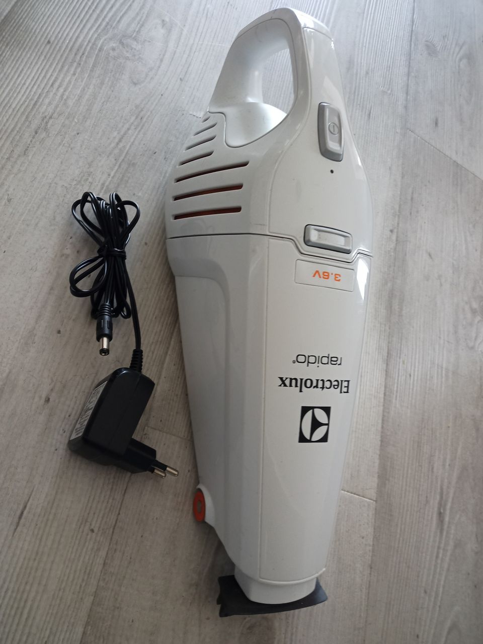 Electrolux Rapido 3.6v rikkaimuri