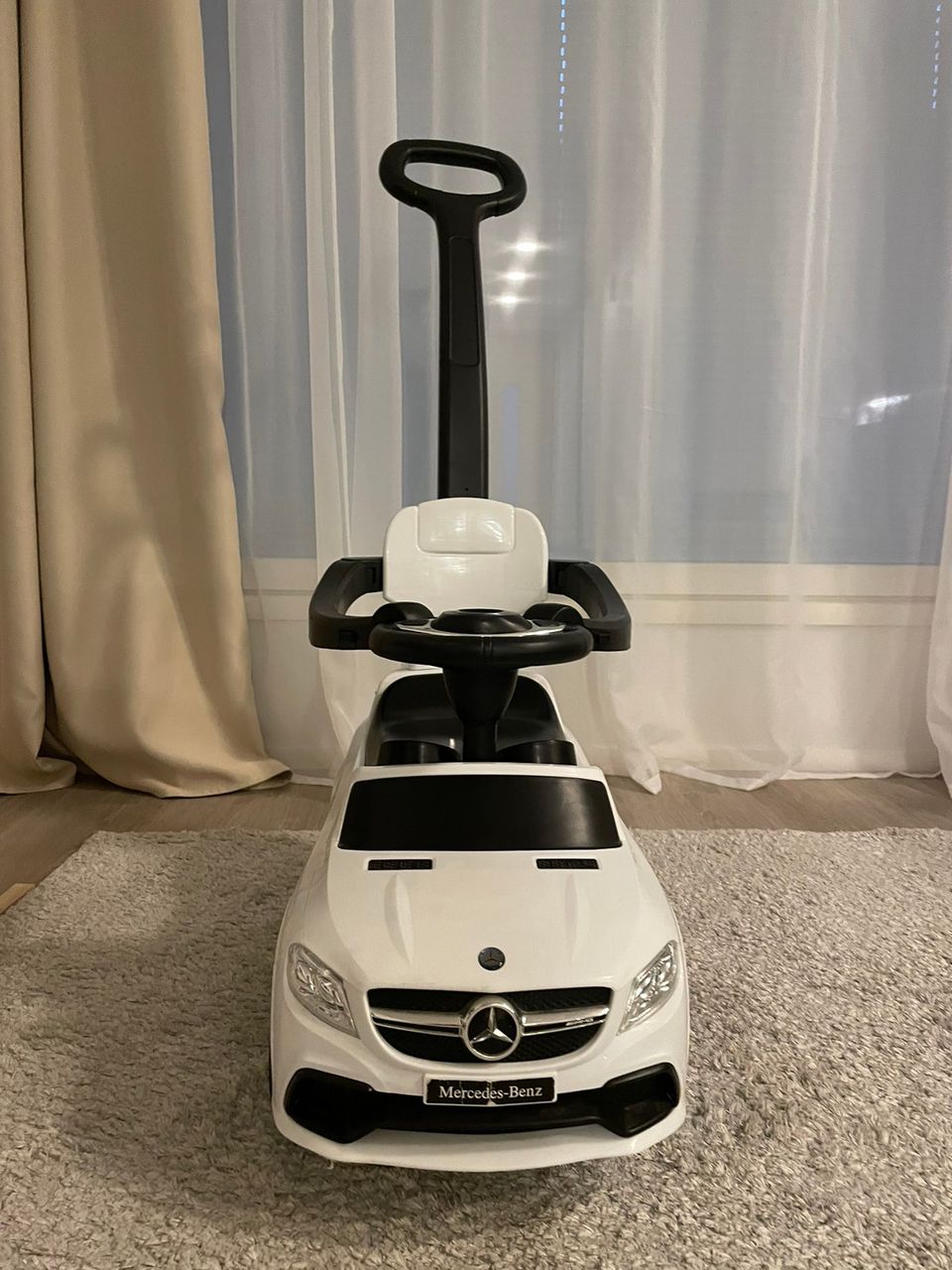 Potkuauto Mercedes-Benz