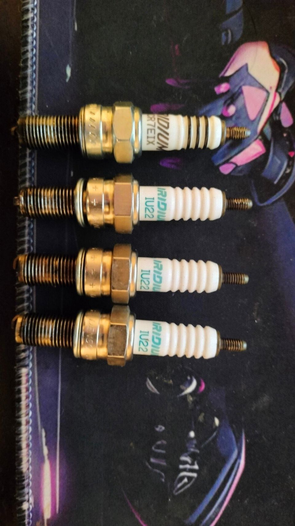 Spark Plugs Denso IU22(3), NGK CR7EIX(1)