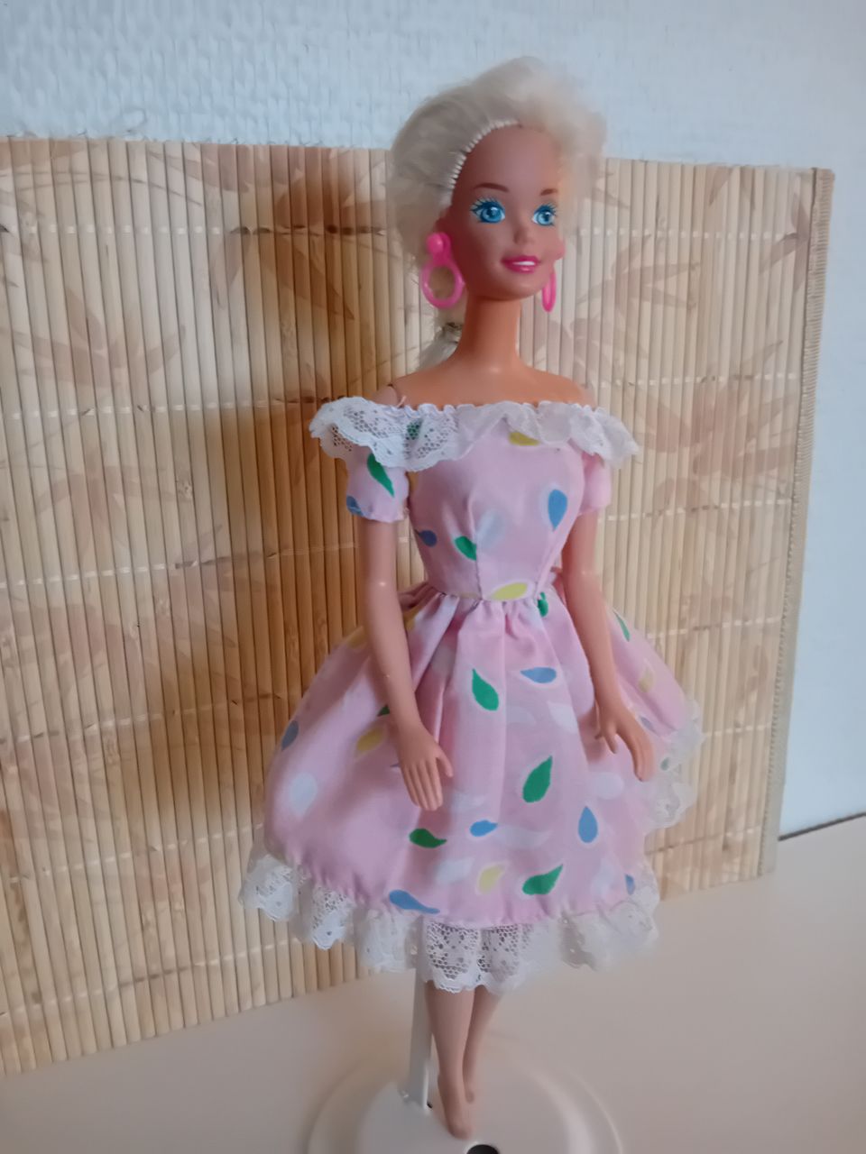 Soma Barbie nukke, niskalaeima Mattel 1976