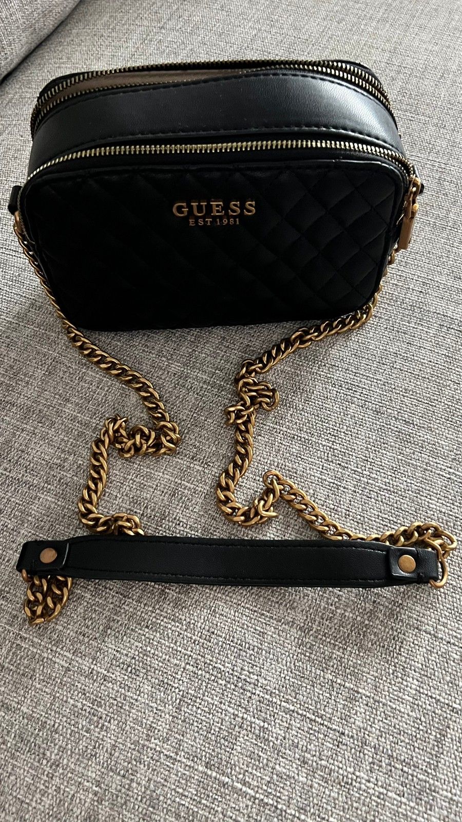 Guess laukku Maila camera bag