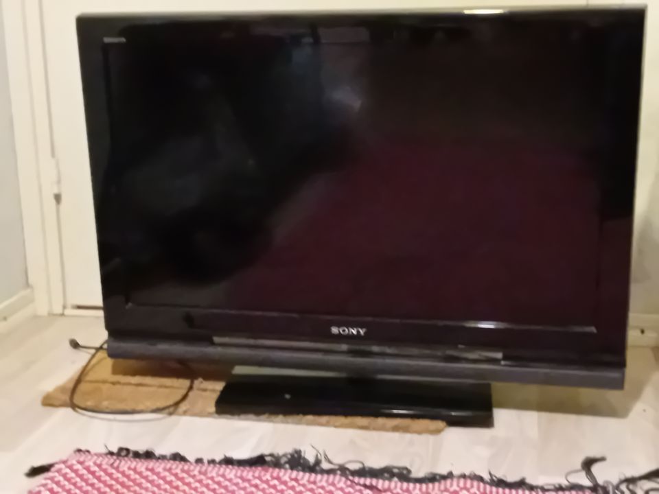 Sony Bravia 32" televisio +  Chromecast