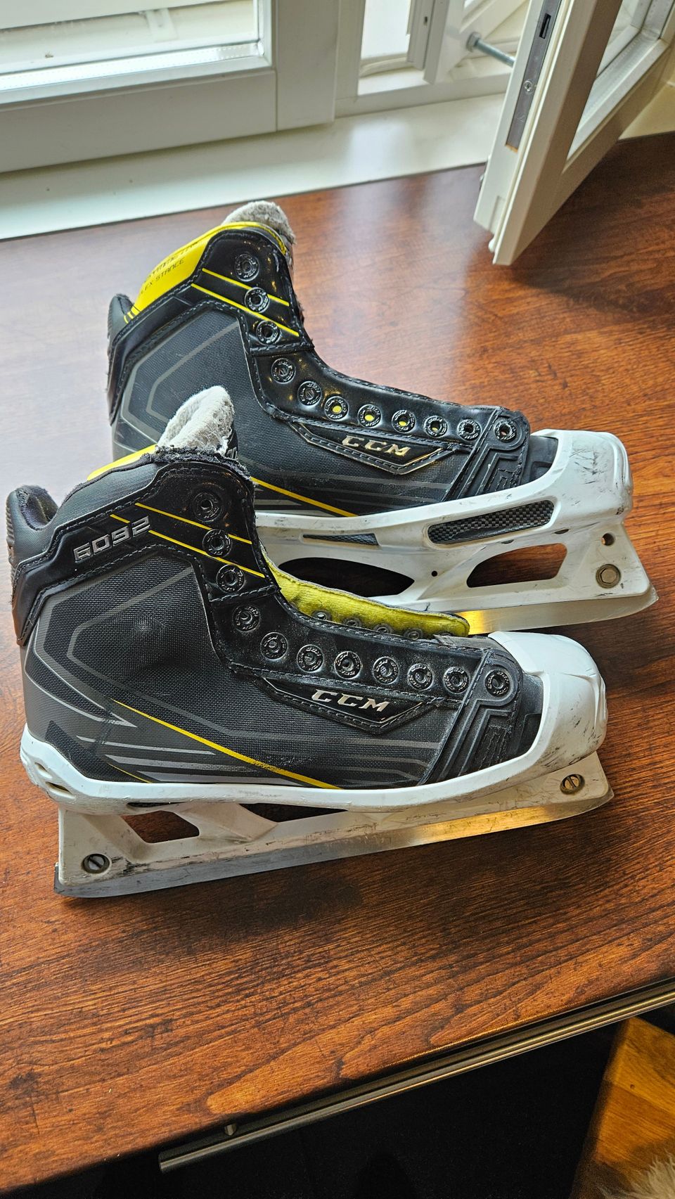 CCM Tacks 6092 mv-luistimet koko 43 leveä lesti