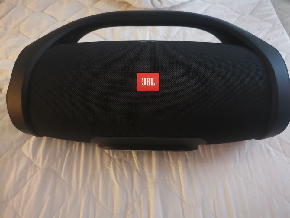 JBL boom box