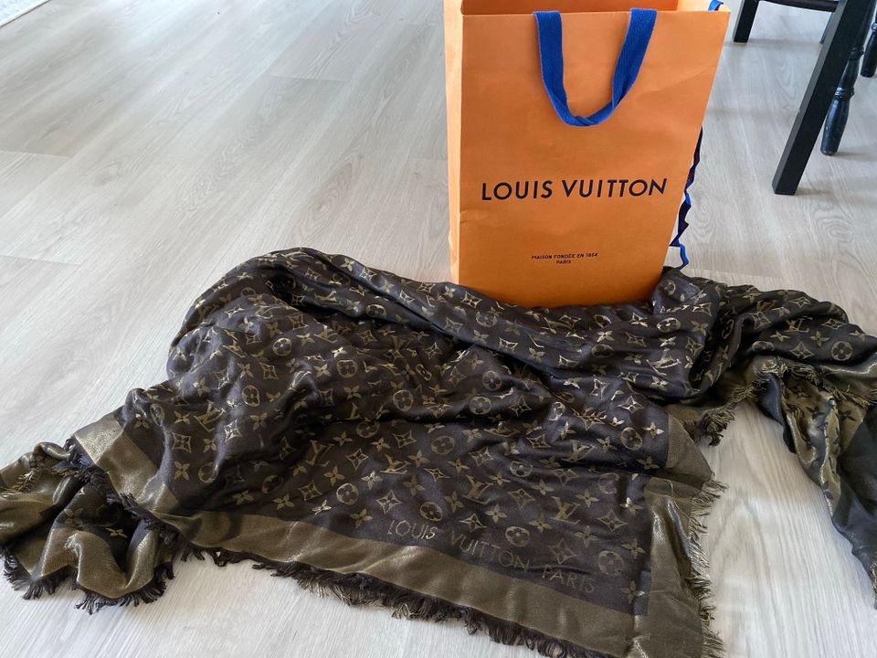 Louis Vuitton Monogram Shine Shawl