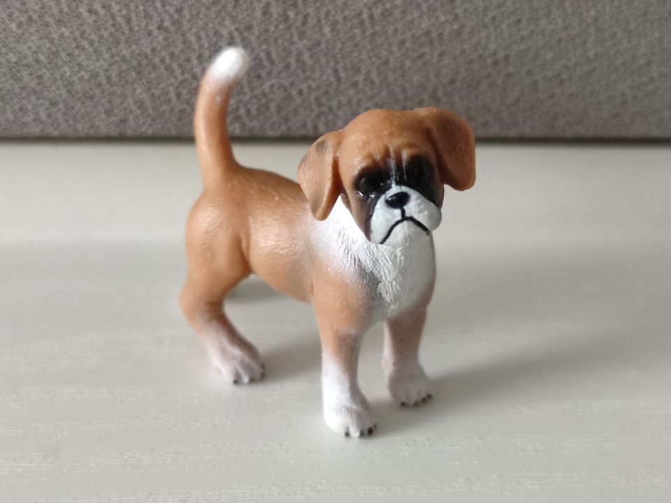 Schleich 16391 koira bokseri (pentu)