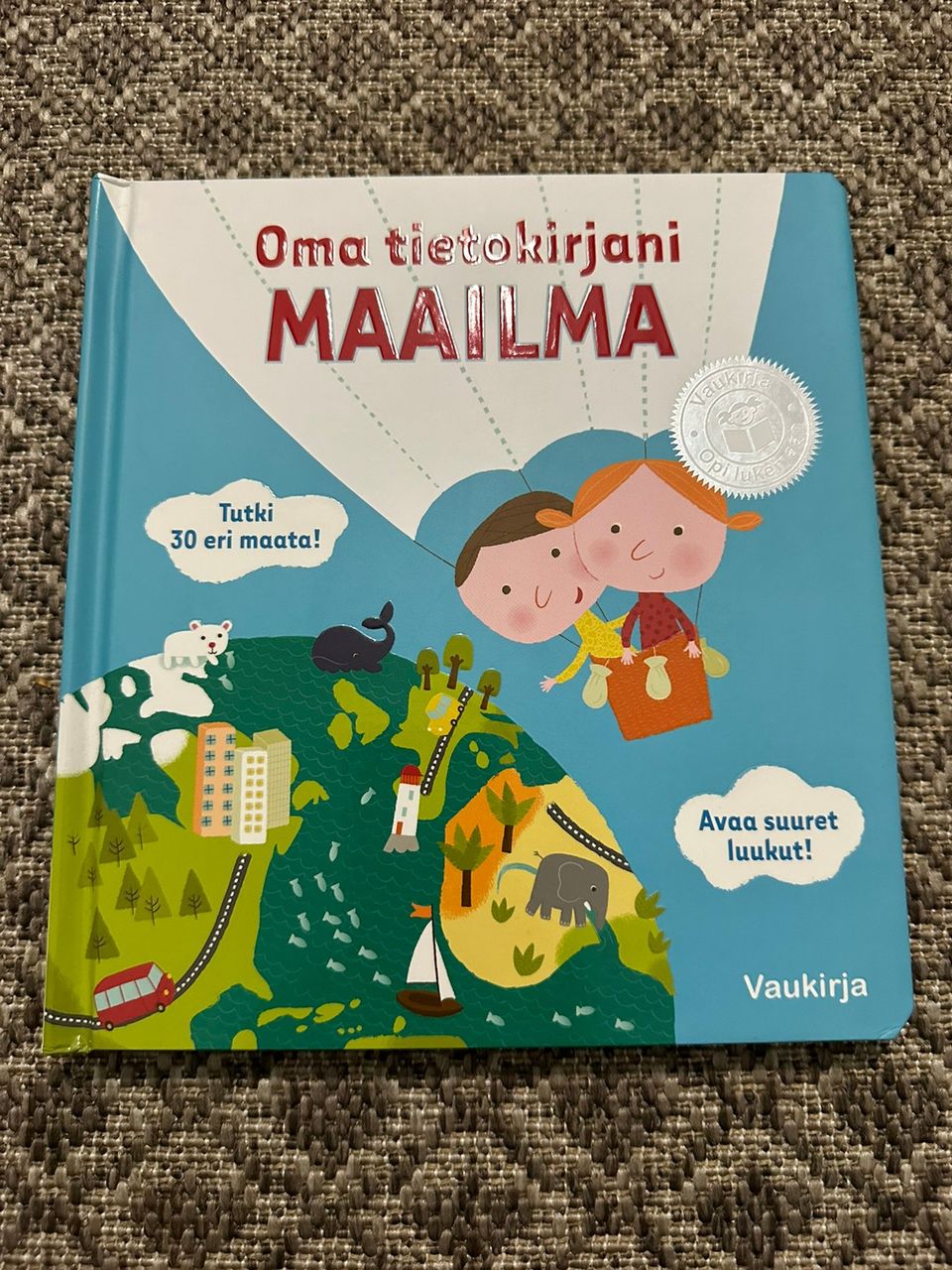 Oma tietokirjan - maailma