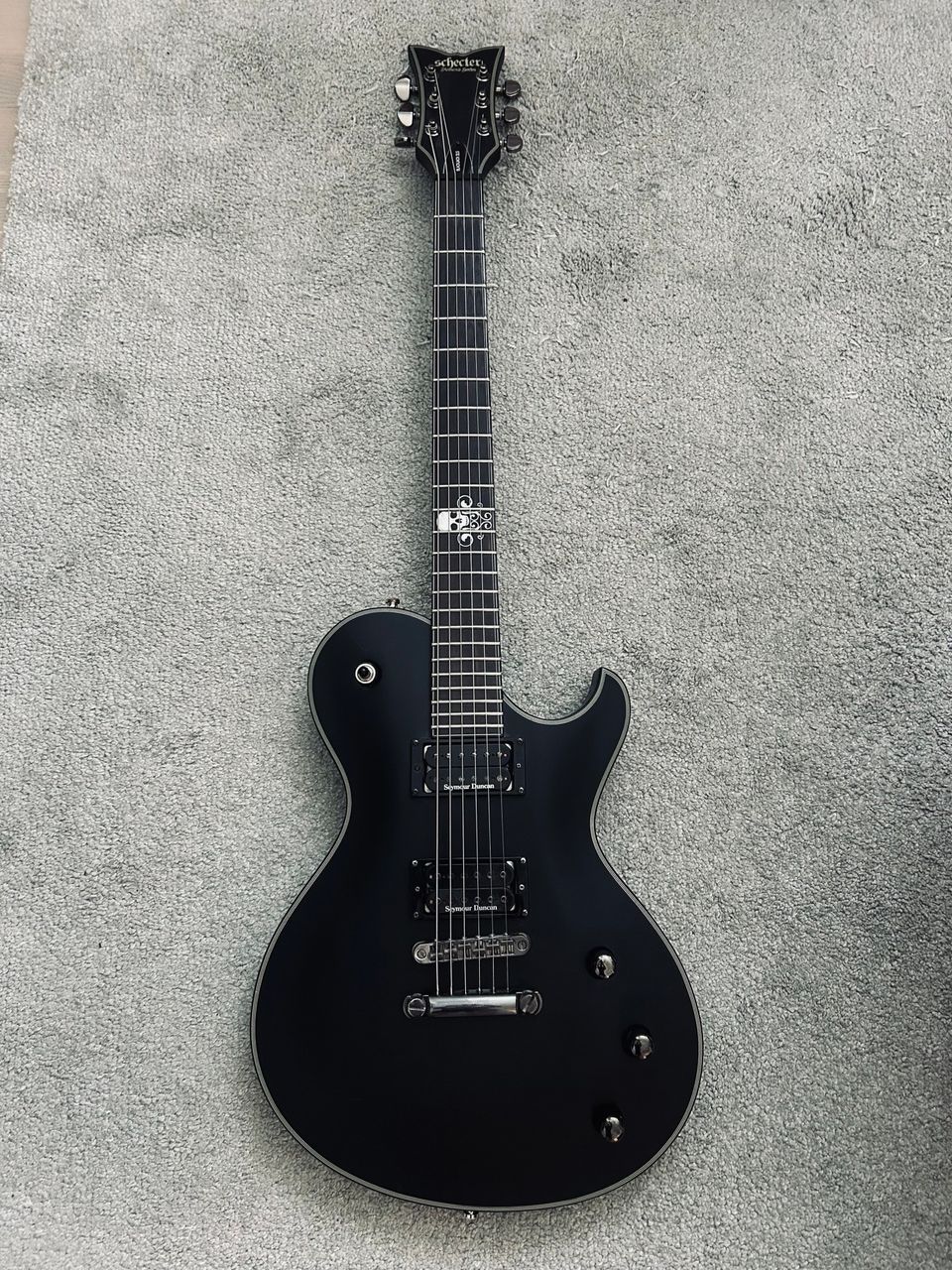 Schecter BlackJack SLS Solo 6 SB -sähkökitara