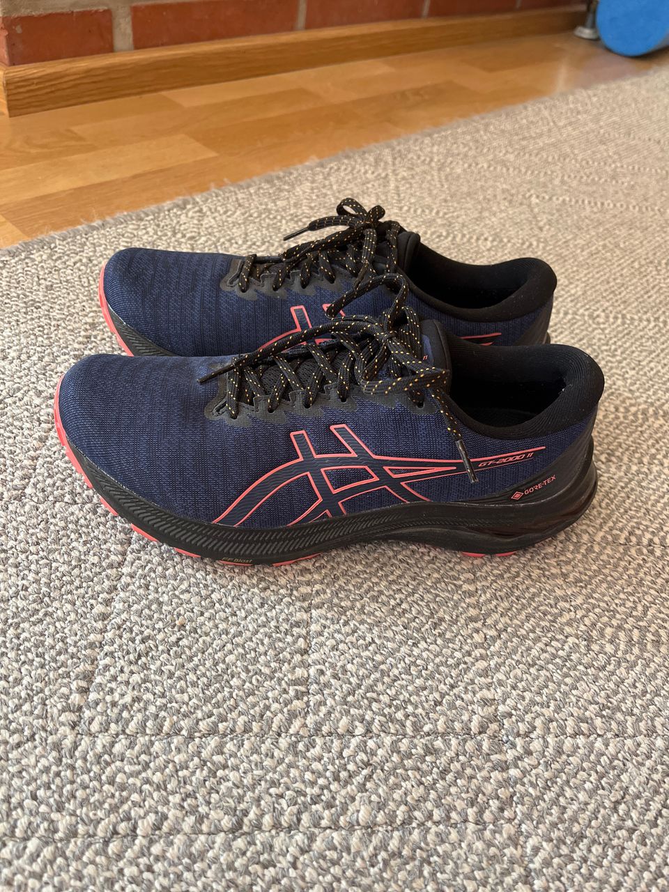 Asics GT-2000 11 juoksulenkkarit