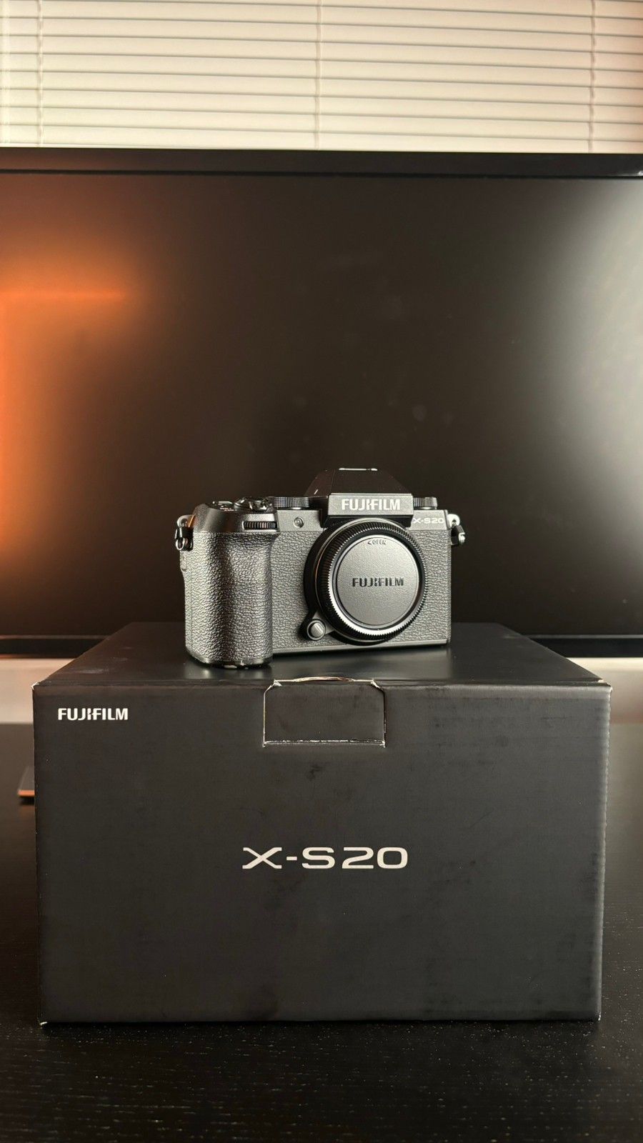 FUJIFILM X-S20