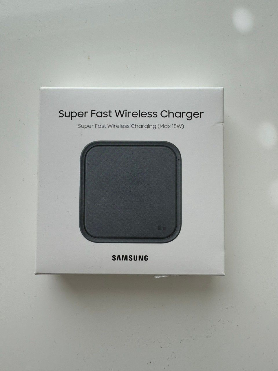 Samsung Super Fast Wireless Charger langaton latausasema