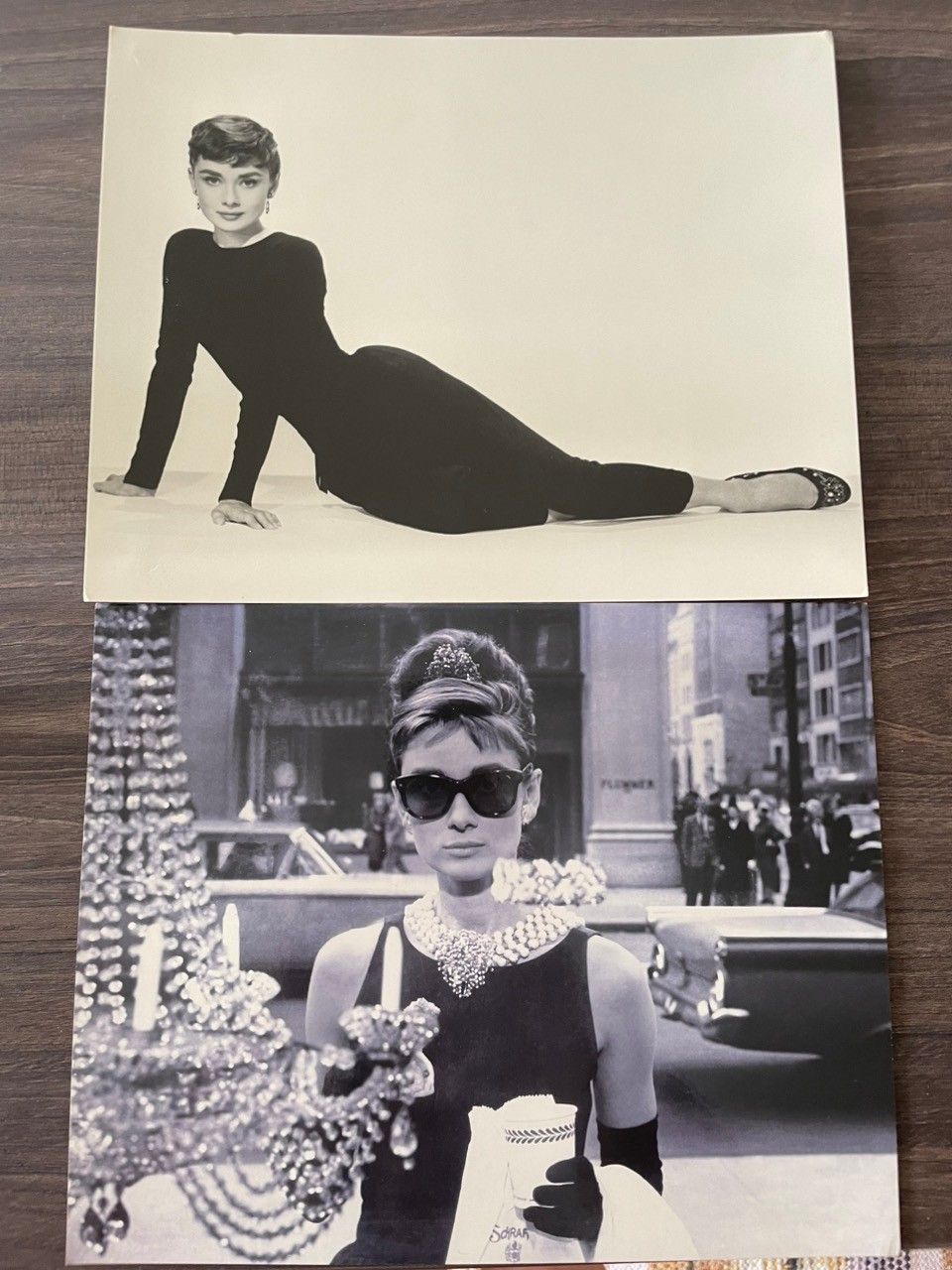 Isot Audrey Hepburn postikortit 2kpl