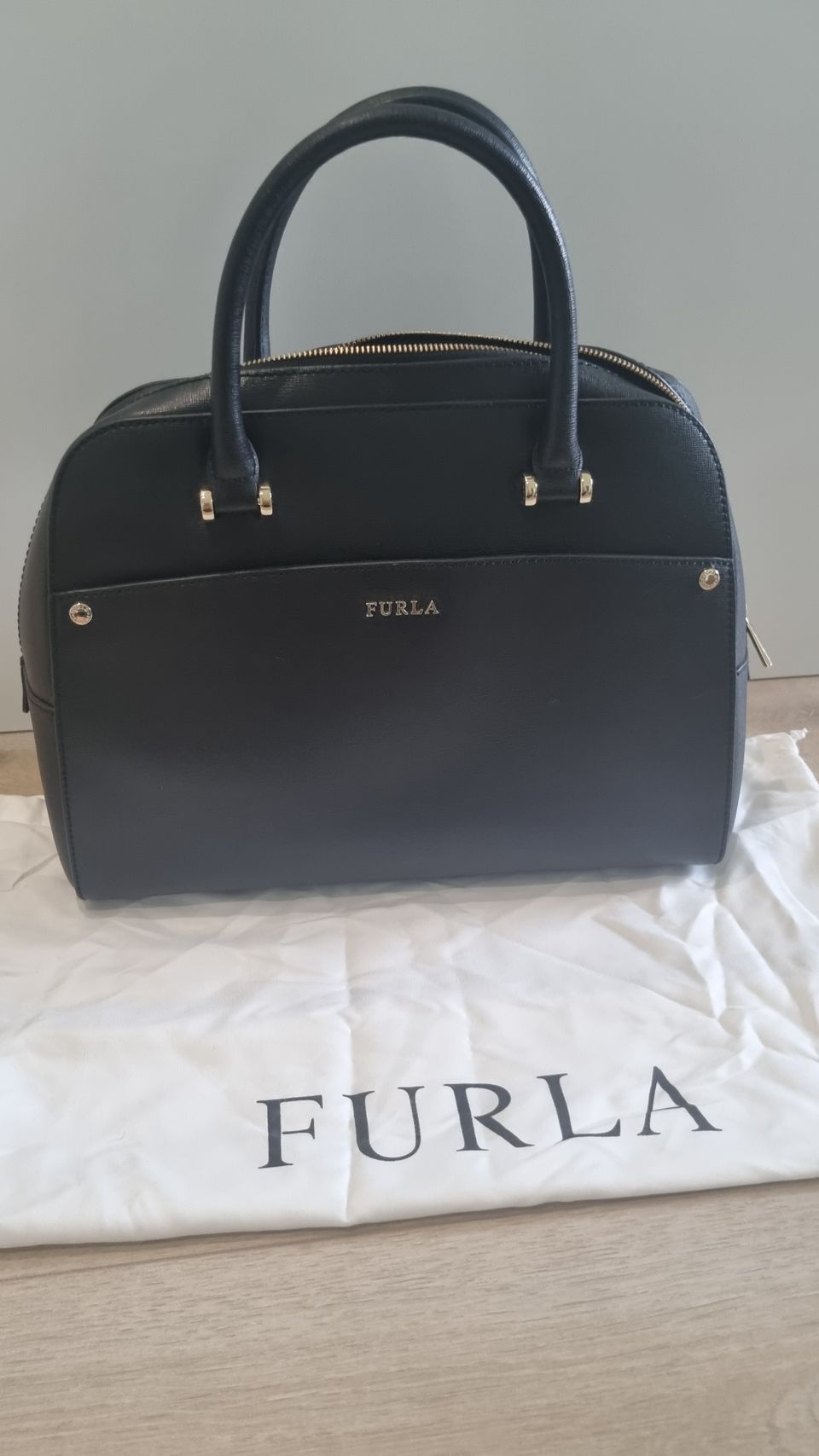 Furla-käsilaukku, musta, nahkaa