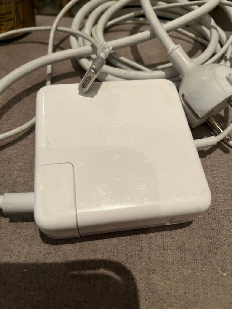 Apple magsafe 2 85W virtalähde