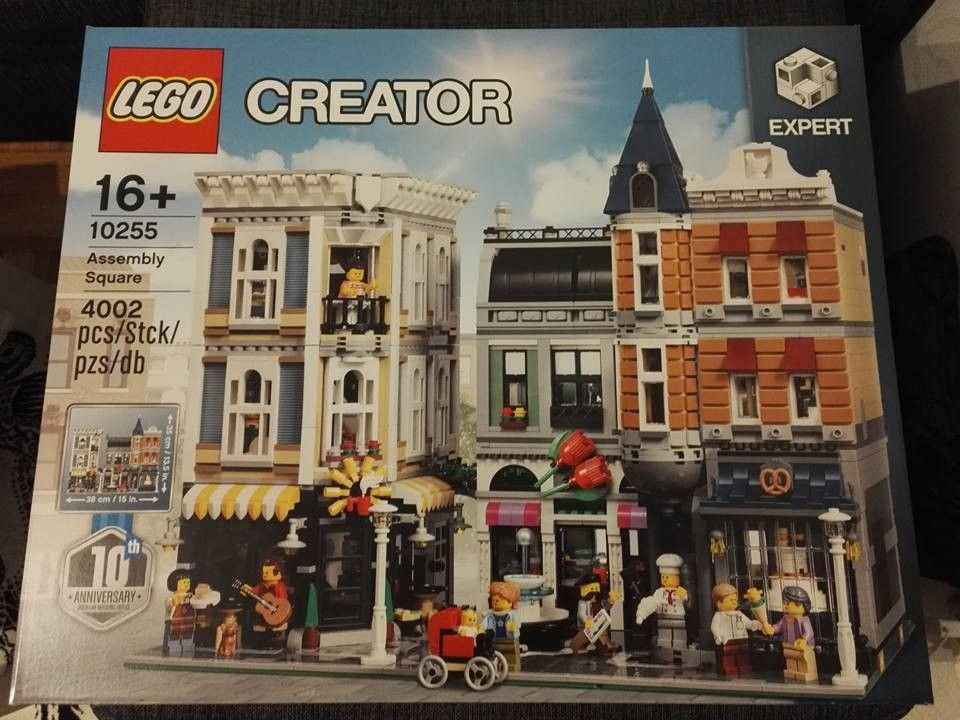 Lego Assembly Square