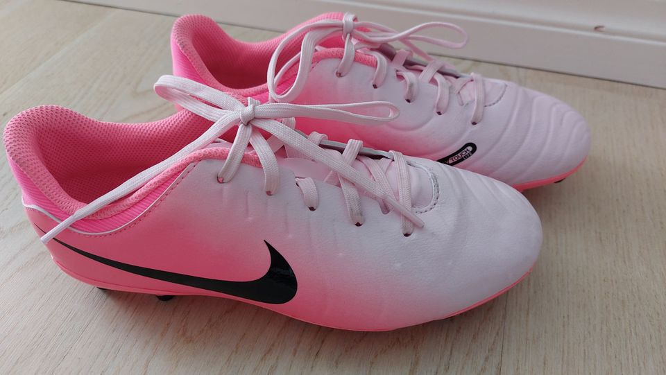 Nike Tiempo -nappikset 36