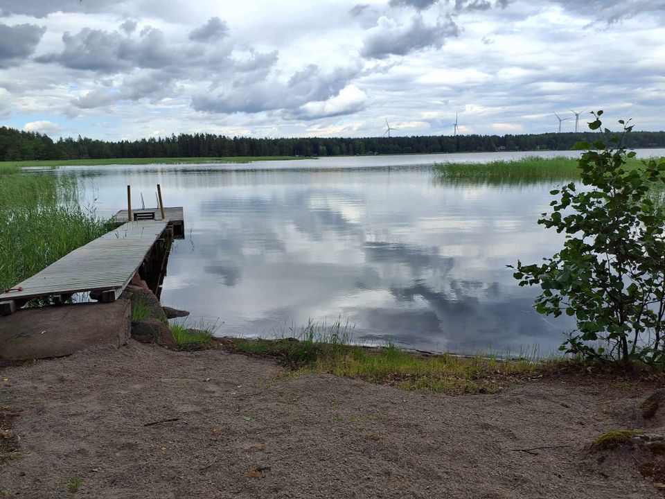 Mökki meren rannalla