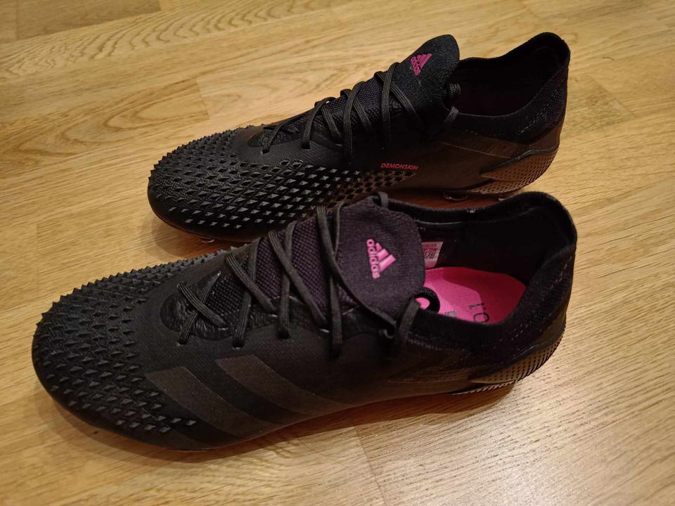 Adidas Predator 20.1 nappikset, koko 39 1/3