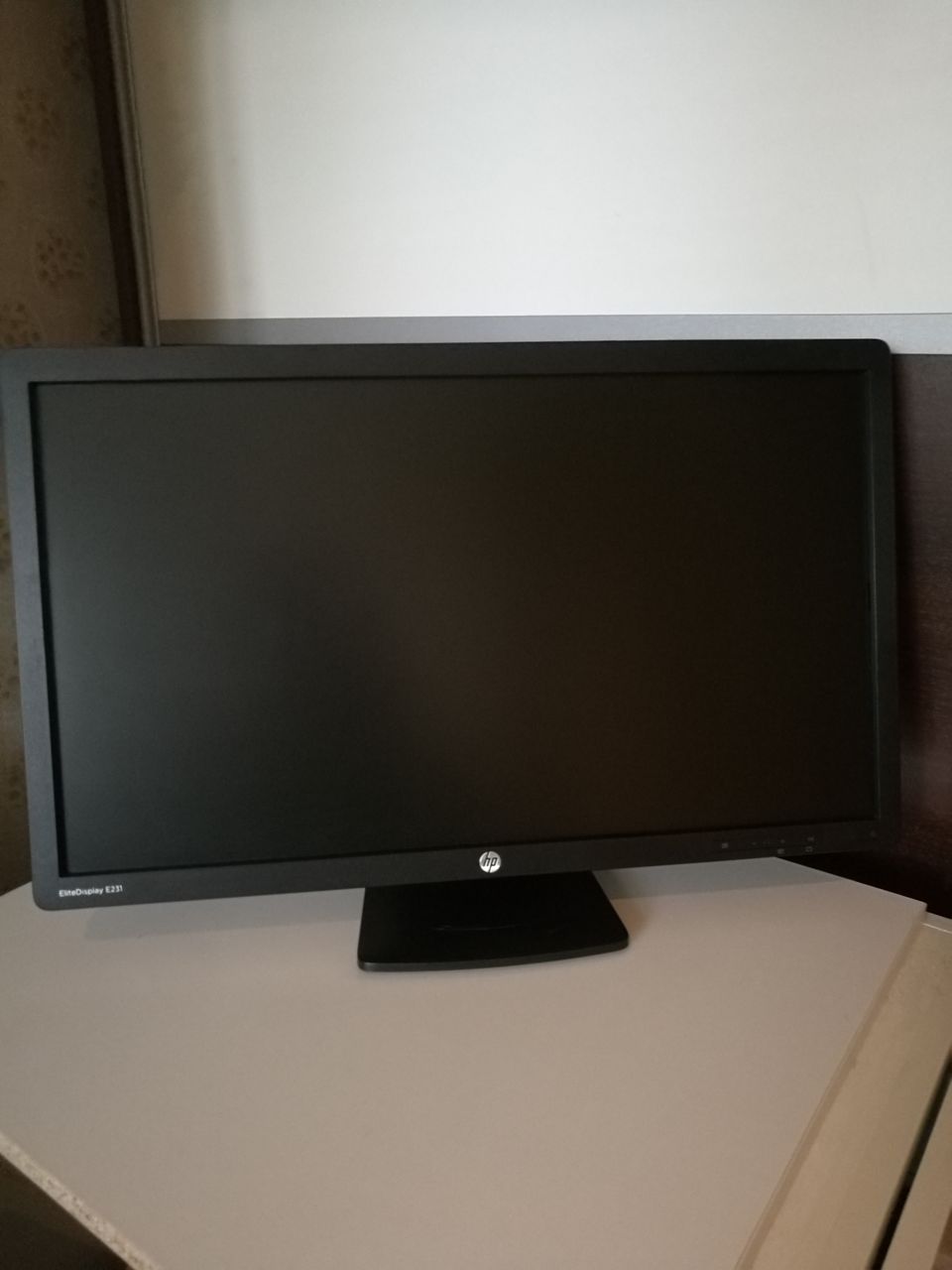 HP EliteDisplay E231