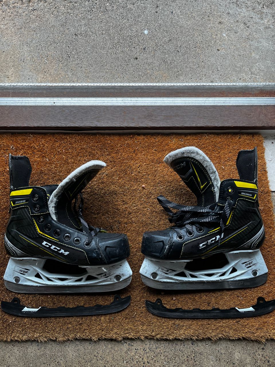 CCM Tacks 9066