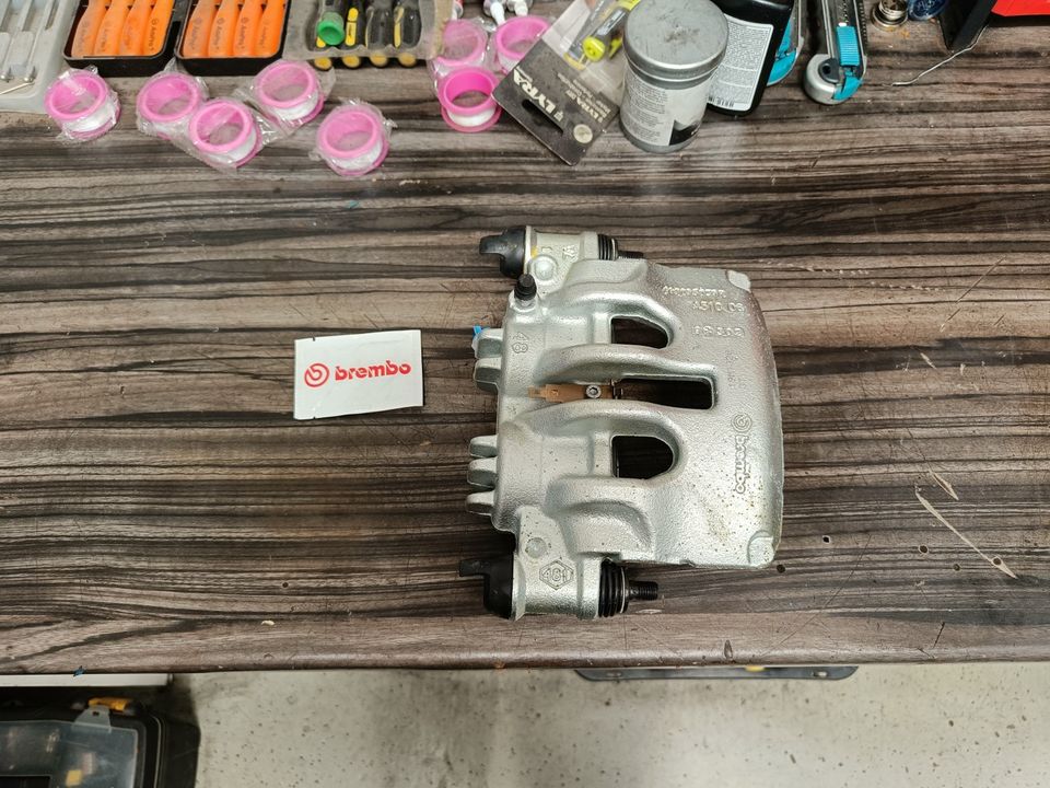 Brembo Etujarrusatula Vasen NV400 Movano Master