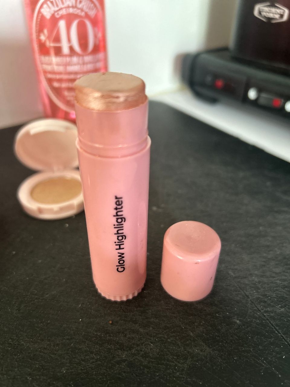 MCO Beauty glow highlighter sävy Rose uusi