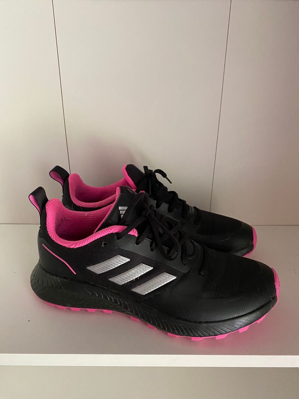 Adidas urheilukengät koko 39,5