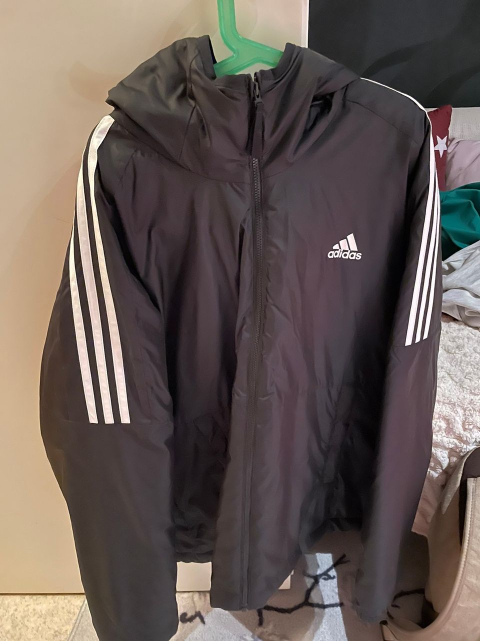 adidas kevyttoppatakki L