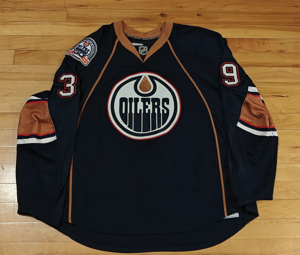 Edmonton Oilers game worn pelipaita