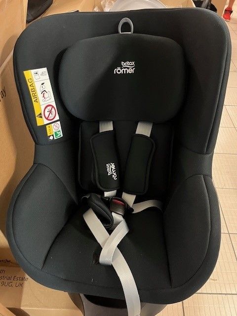 Britax -turvaistuin Dualfix M Plus ja Safe-Way M