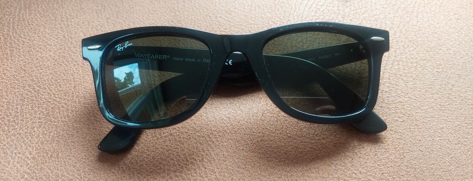 Rayban wayfarer aurinkolasit