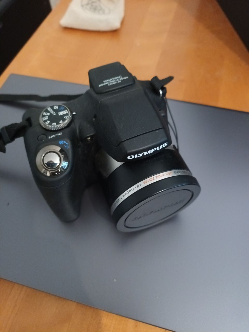 Olympus SP-590UZ