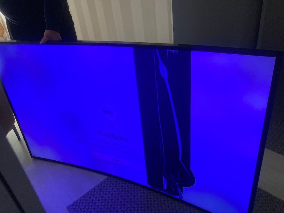 Samsung curved 65”