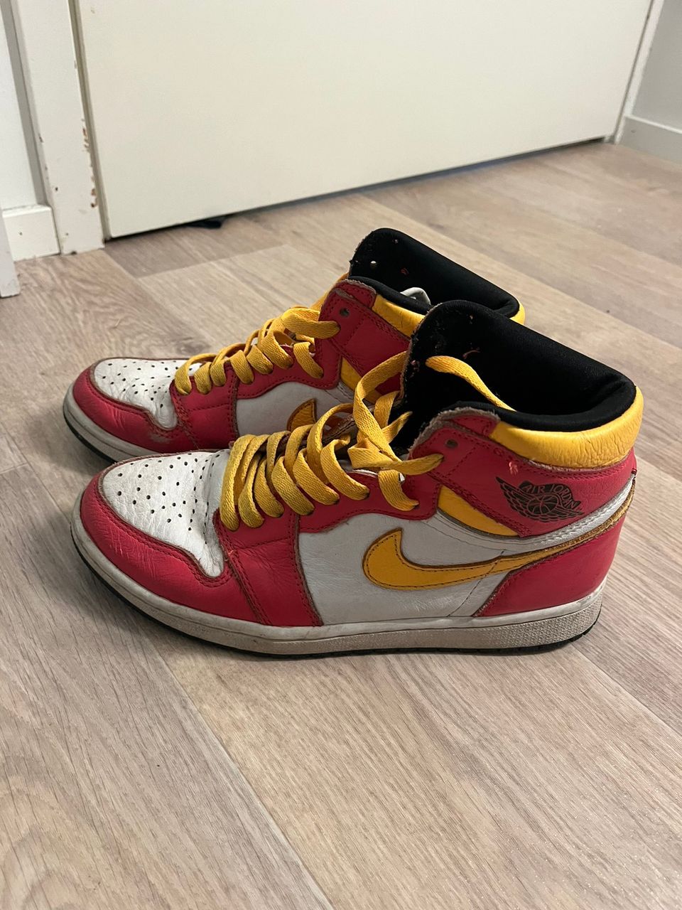 Nike Air Jordan 1 (koko 40,5)