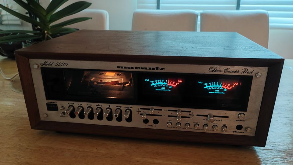 Marantz 5220 (Lippulaivamalli 1975-1977)