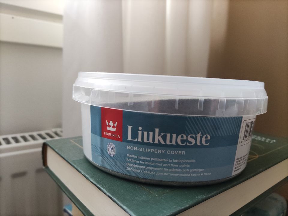 Liukueste jauhe