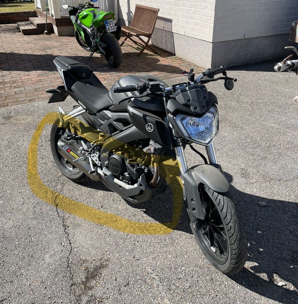 Pakoputki Yamaha MT 125 (kuvalla huomio)