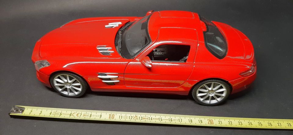 Maisto Mercedes-Benz SLS AMG 1:18