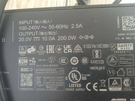 Asus  Tuf W200.0 Adpteri